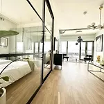 100m2 Luxury Skyscraper With Amazing View Over *