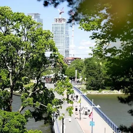 Luxury Skyscraper With Amazing View Over Apartment *