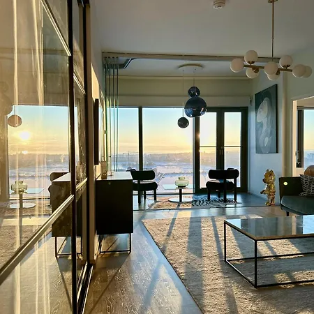 Apartment Luxury Skyscraper With Amazing View Over