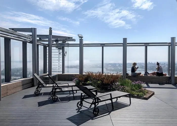 100m2 Luxury Skyscraper With Amazing View Over