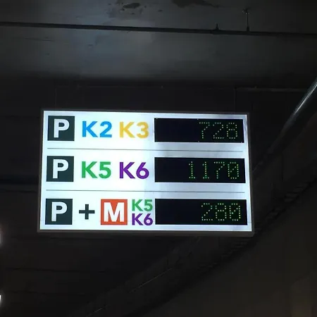 Huoneisto 100m2 Luxury Skyscraper With Amazing View Over *