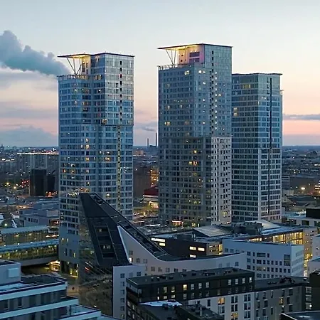 100m2 Luxury Skyscraper With Amazing View Over Huoneisto