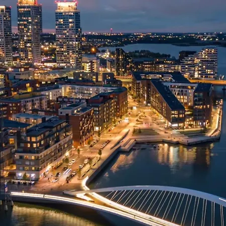 Huoneisto 100m2 Luxury Skyscraper With Amazing View Over